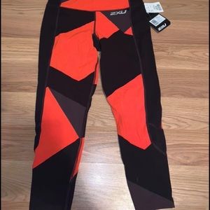 NWT’s 2XU compression crops